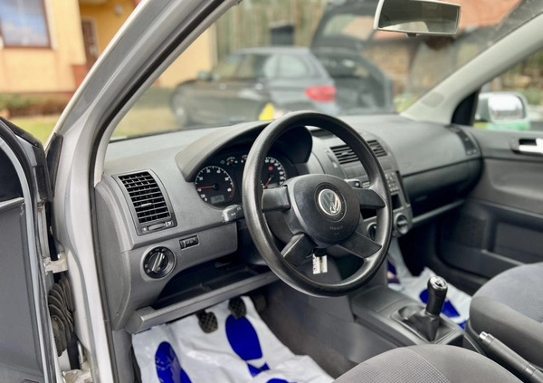 Volkswagen Polo cena 7490 przebieg: 214000, rok produkcji 2004 z Wołów małe 326